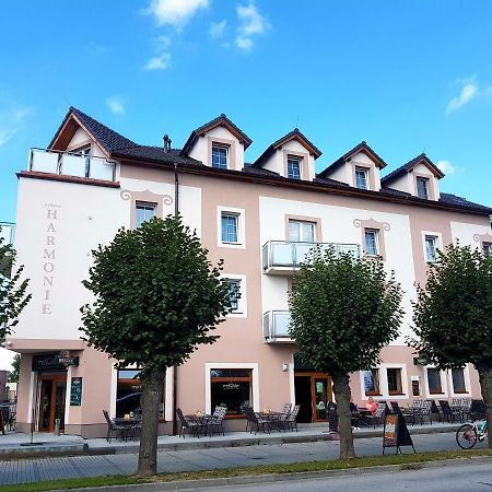 Wellness Hotel Harmonie Třeboň Extérieur photo