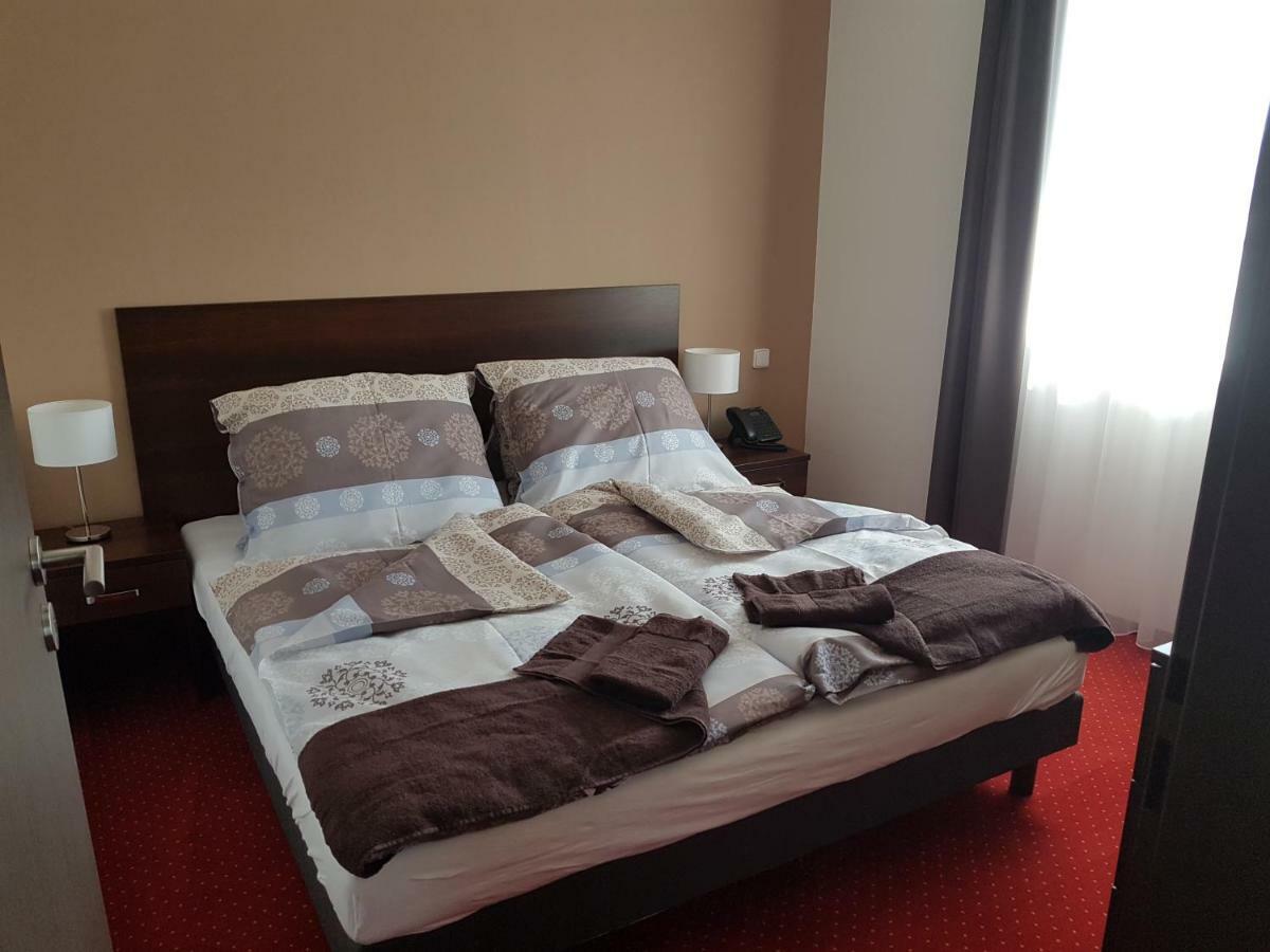 Wellness Hotel Harmonie Třeboň Extérieur photo