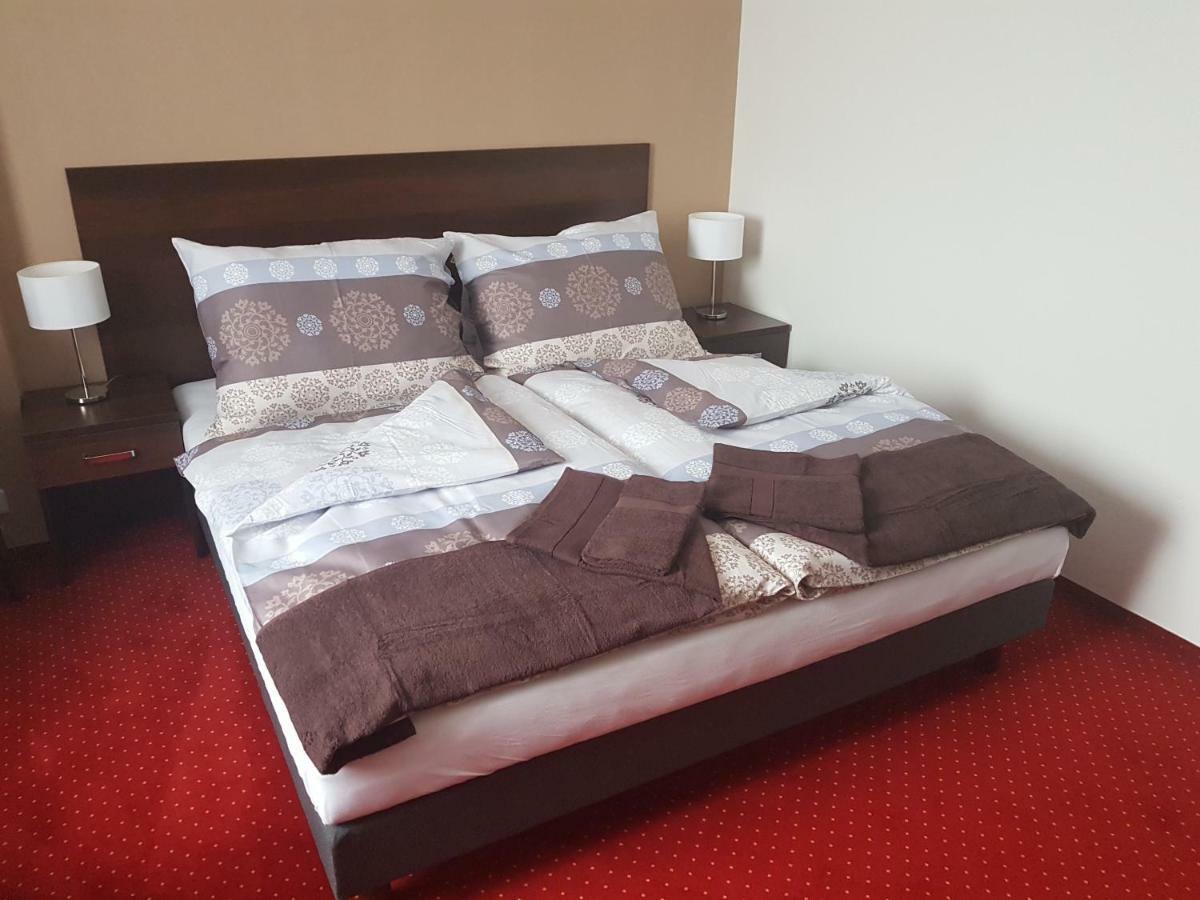 Wellness Hotel Harmonie Třeboň Extérieur photo